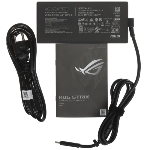 18" Ноутбук ASUS ROG Strix G835LW-SA111W черный
