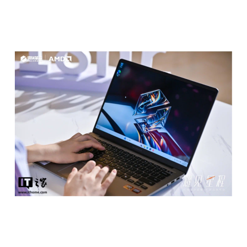 Ноутбук Mechrevo Xingyao 14 AMD Ryzen 7 H 255 OLED 2.8K 120 Гц RAM 32 ГБ SSD 1 ТБ Серебристый